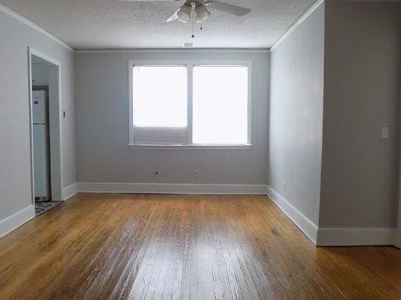 2nd image of 921 Texas St