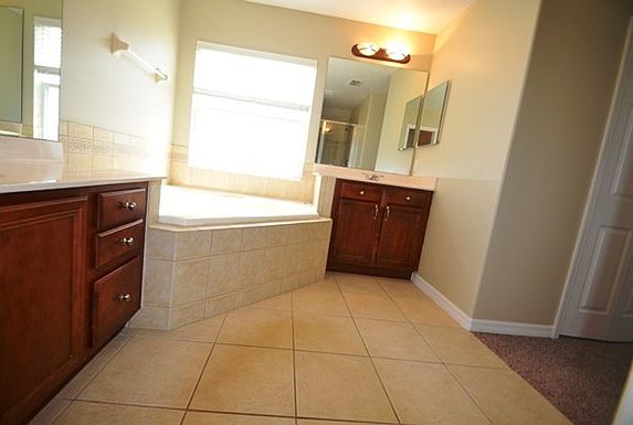 4th image of 2613 Eagle Canyon Dr N