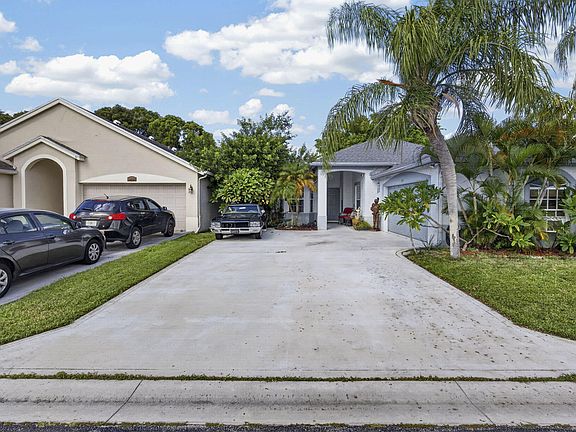 5th image of 1480 Lake Breeze Drive