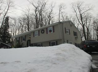 10 Parsonage Rd, East Setauket, NY 11733