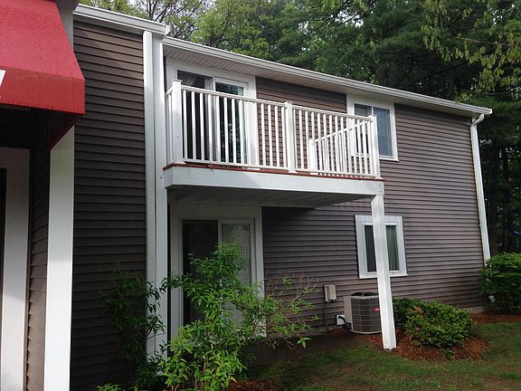 3rd image of 32 Silver Hill Ln