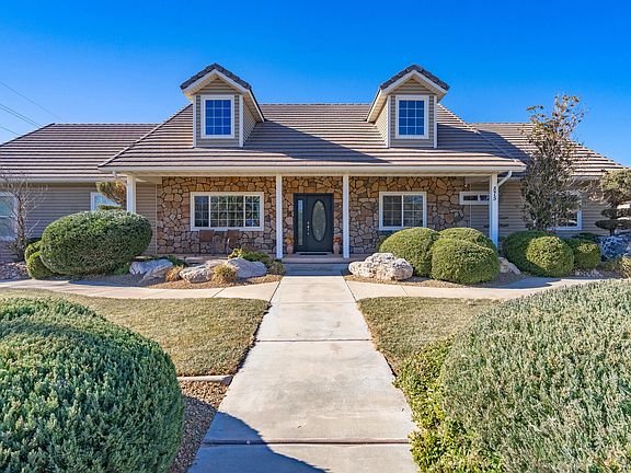 2nd image of 875 Country Ln