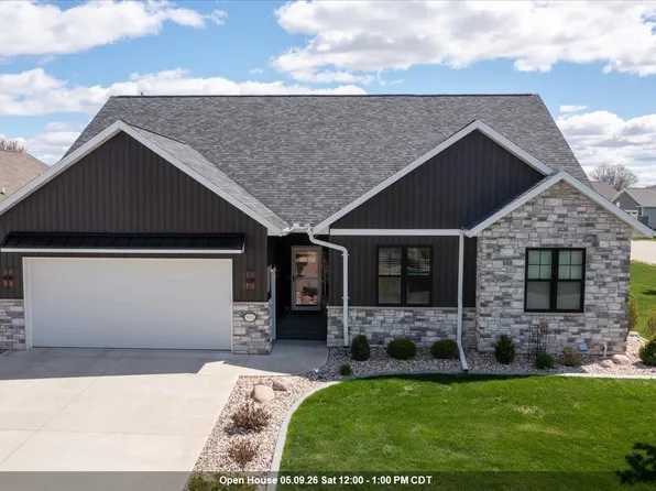 901 Clover Ct, Menasha, WI 54952
