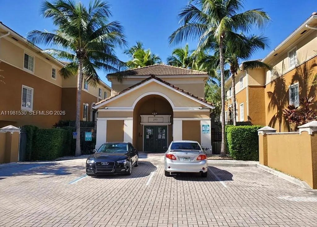 2 bed, 1316 sqft, $3,090 — Photo 3
