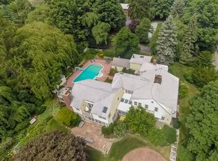 16 N Racebrook Rd, Woodbridge, CT 06525