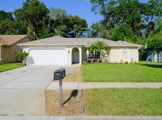 7449 Mengi Cir, New Port Richey, FL 34653