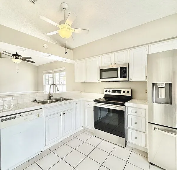 11316 Maybrook Ave — Photo 9