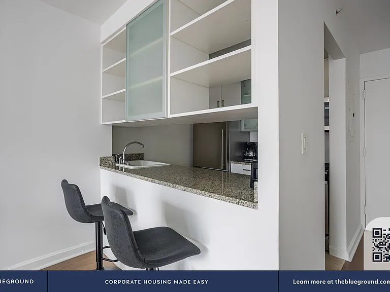 500 W 56th St #719 — Photo 10
