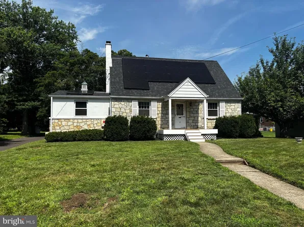 24 Railroad Ave, Ewing, NJ 08628