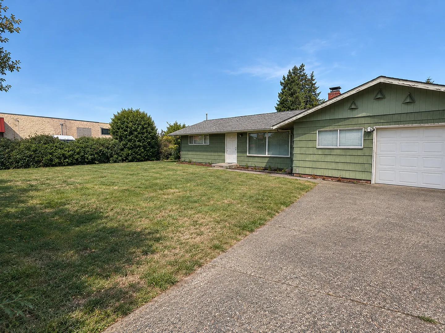 Charming 2-bedroom, 1.5-bath home in Springfield, OR!! — Photo 1