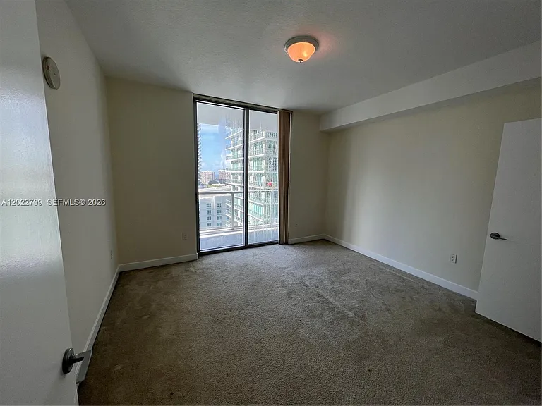 1111 SW 1st Ave #2118 — Photo 12