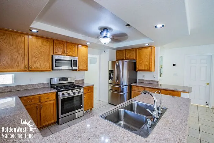 10761 Spruce Bough St — Photo 3