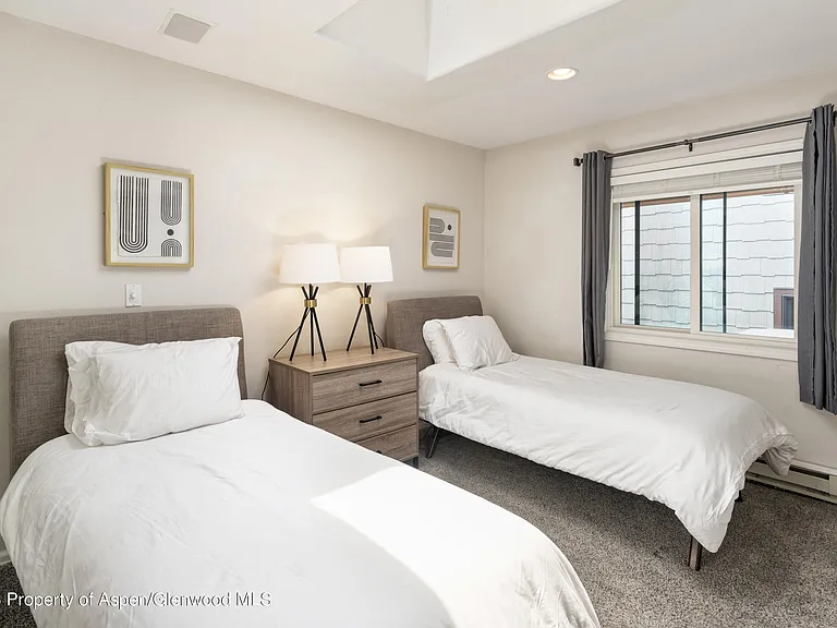 650 S Monarch St #2 — Photo 13