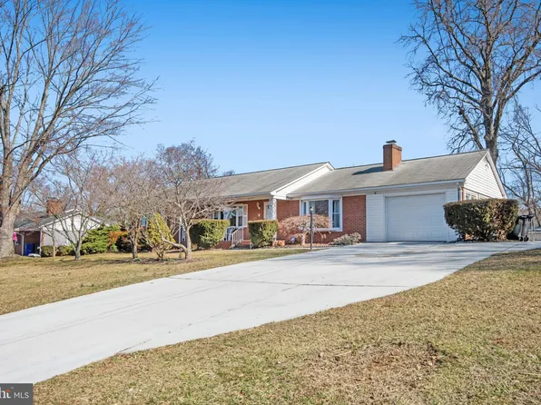 8907 Weir St, Manassas, VA 20110