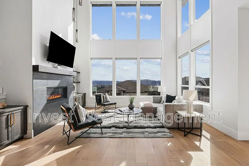 4 bed, 3.0 bath, 3555 sqft, $4,850 — Photo 3