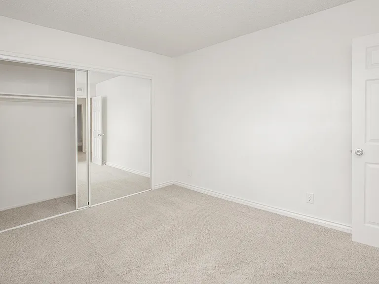 Castilian and Cordova Apartment Homes — Photo 28