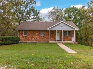 11922 Oakridge Ln, Holts Summit, MO 65043