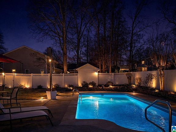 4th image of 203 Mayfield Ln NE