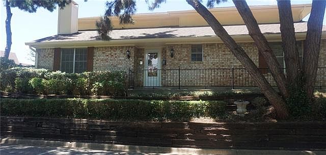 1st image of 960 Chateau Valee Cir