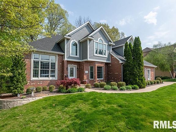 2nd image of 2919 Windpointe Dr