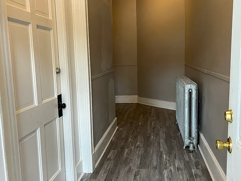 703 Newington Ave #1F — Photo 6