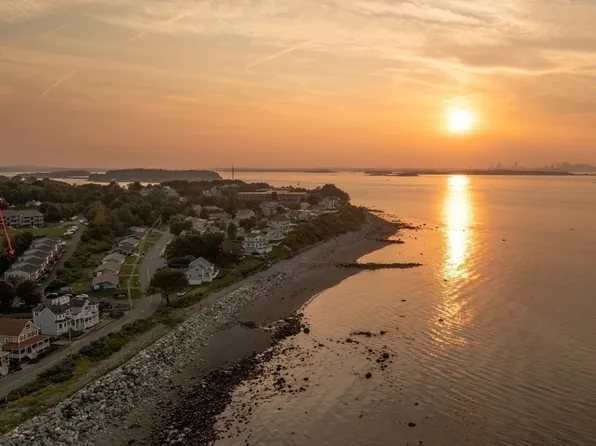 1169 Nantasket Ave APT 5, Hull, MA 02045