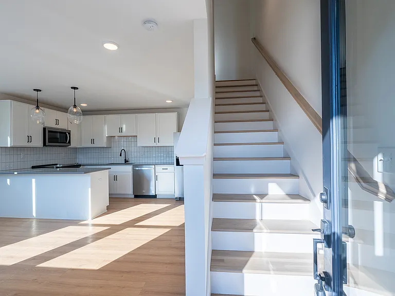 102 Duke St #1-8-1 — Photo 26