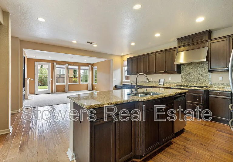 2512 Piccadilly Cir — Photo 13