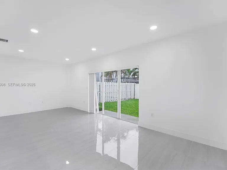 2802 SW 128th Way — Photo 20