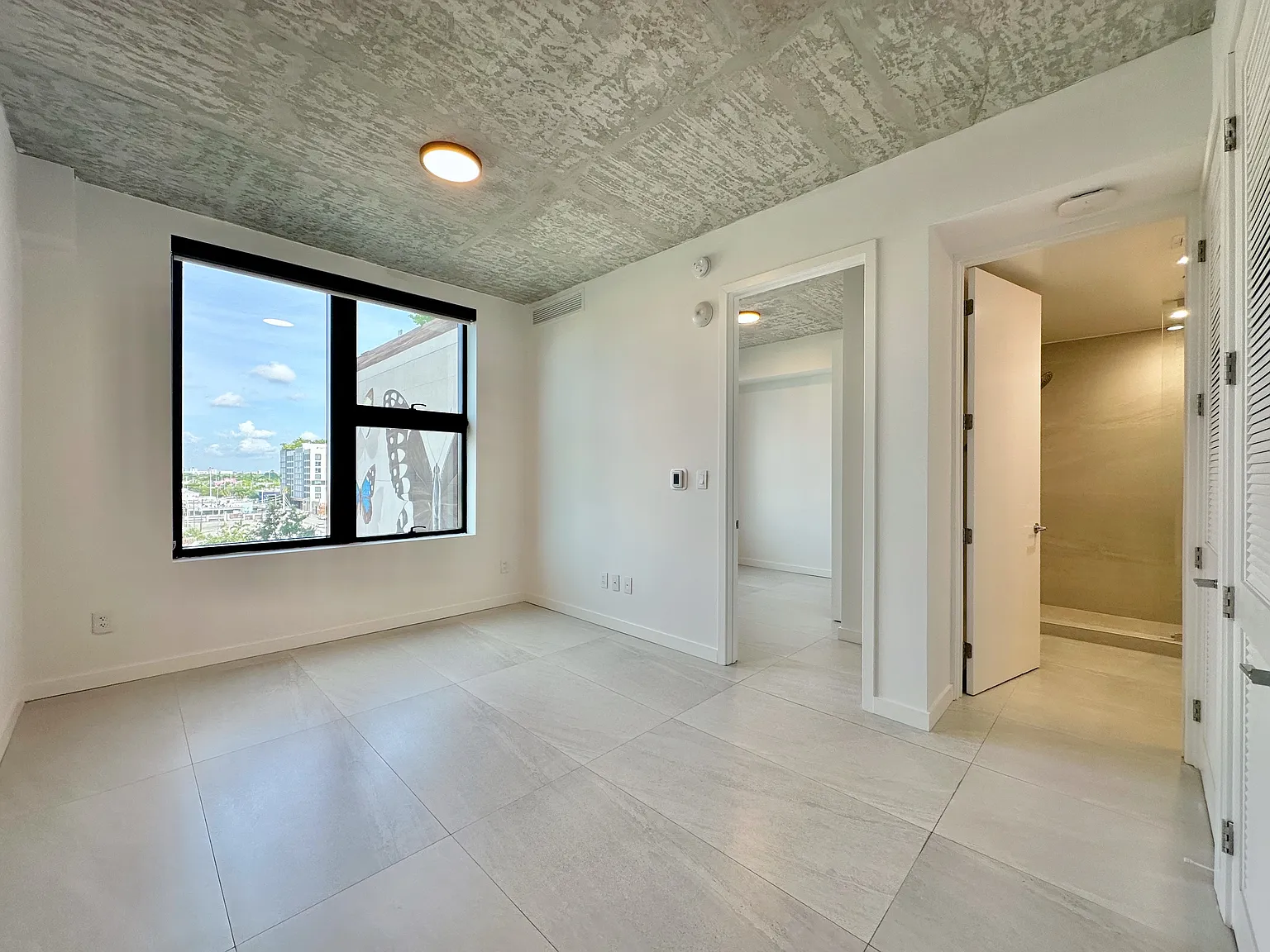 1 bed, 590 sqft, $2,124 — Photo 2