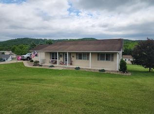 10892 Tuckahoe Dr, Huntingdon, PA 16652