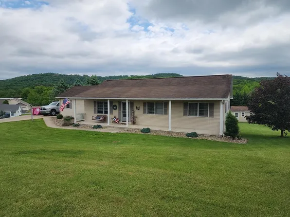 10892 Tuckahoe Dr, Huntingdon, PA 16652