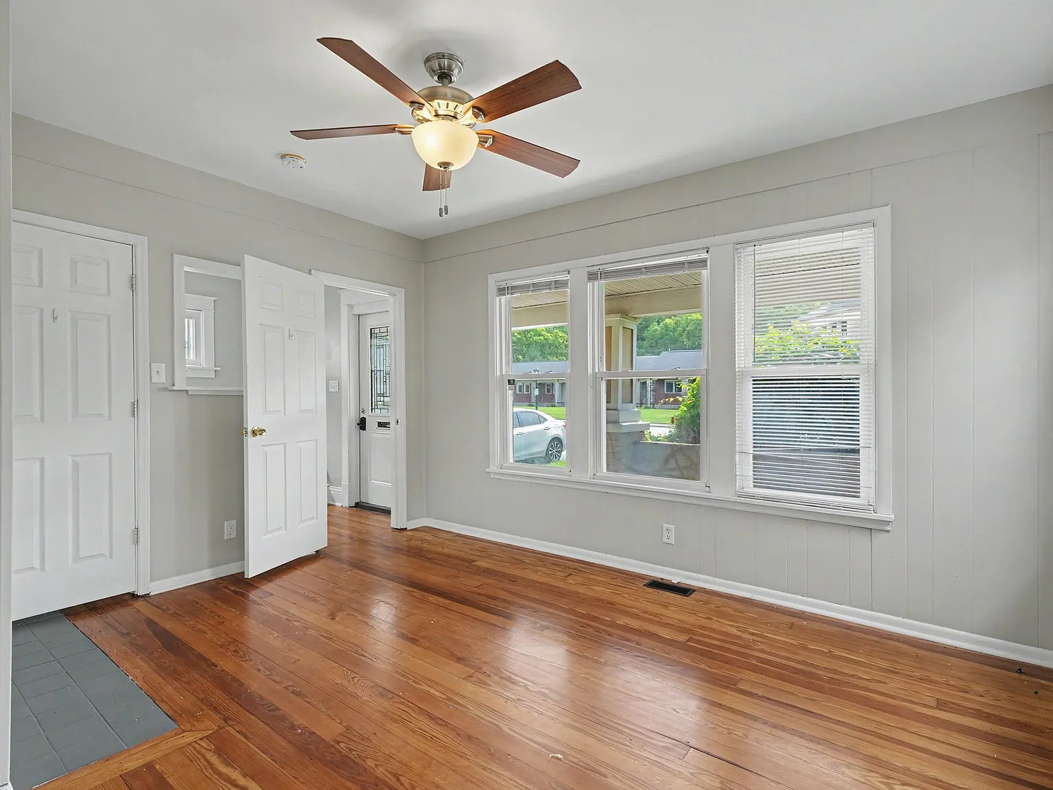 3 bed, $2,295 — Photo 4