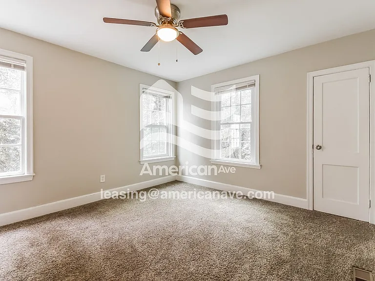566449_010_wm_-_main_bedroom_13548036.jpg