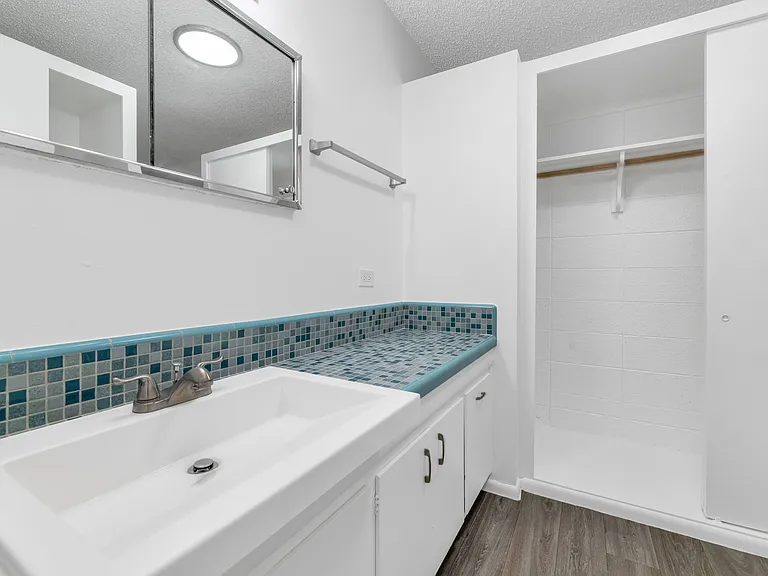 The Phoenix Apartments on 6th Avenue — Photo 16