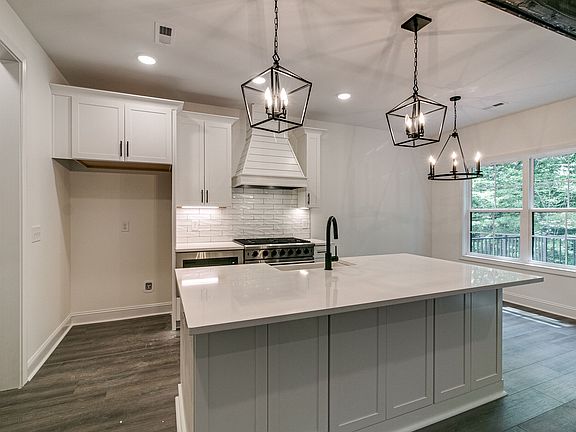 3rd image of 552 Summit View Cir Lot 27