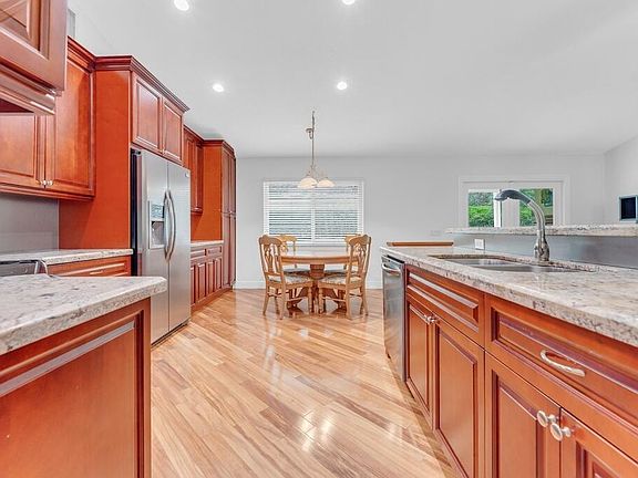 5th image of 3291 Overlook Road