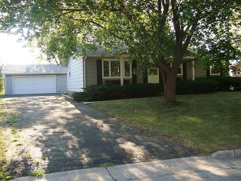 1st image of 74 Pioneer Ct