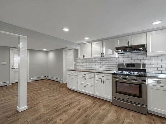 5th image of 121 Ridge St