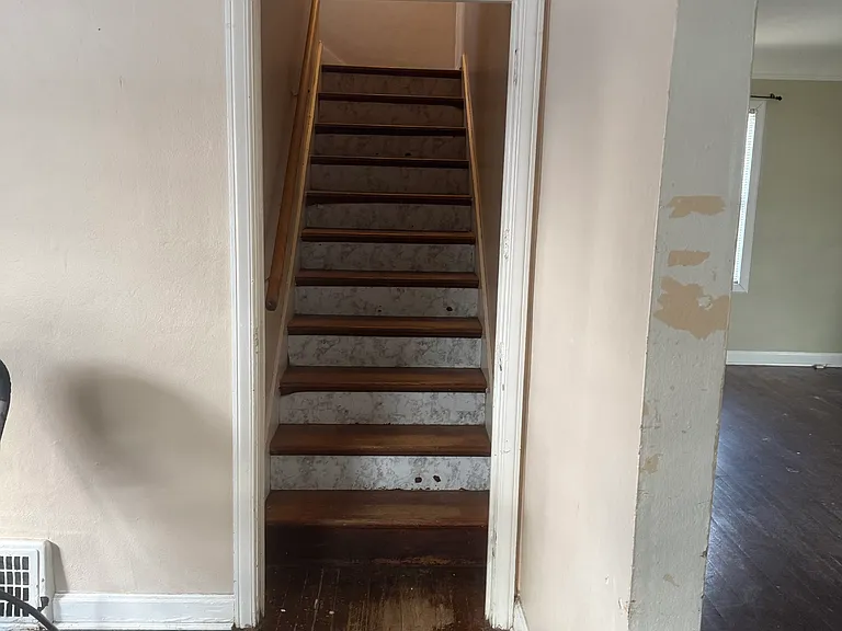 1004 Lakeview St — Photo 11