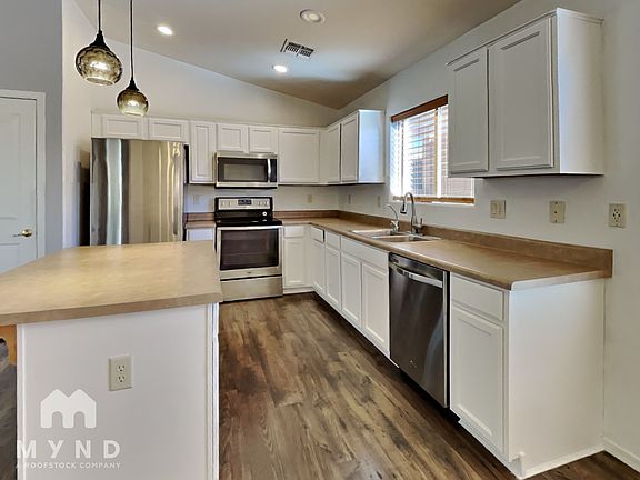 3rd image of 10944 S Piety Hill Dr