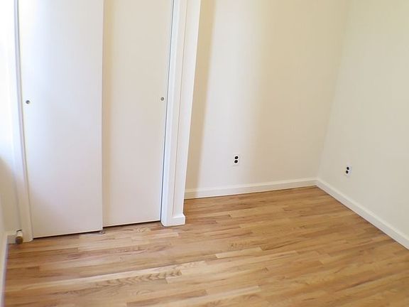 4th image of 407 E 90th St APT 16