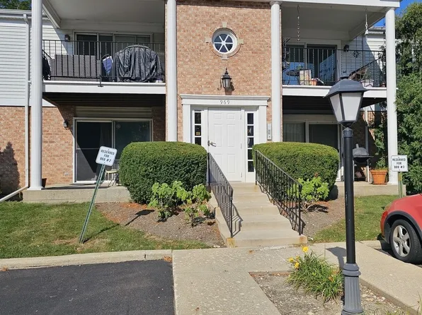 969 Golf Course Rd #969, Crystal Lake, IL 60014