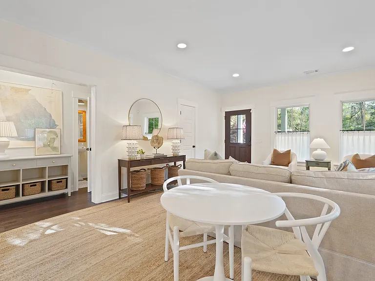 15 Government Rd — Photo 12