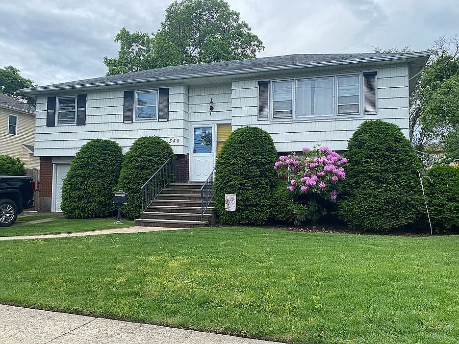 1st image of 540 Chamberlin St
