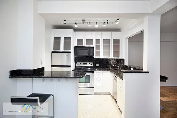 Rented by Medow Property | media 11