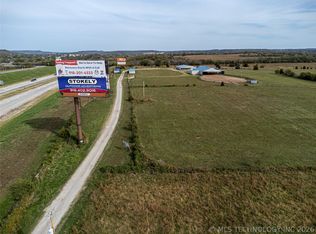 Leonard Ln, Henryetta, OK 74437