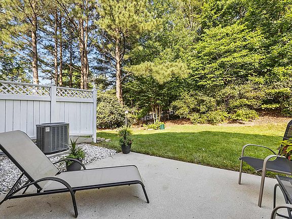 4th image of 7213 Summit Waters Ln
