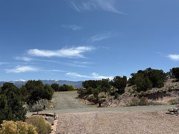 4th image of 4 Pinon Ridge Ln