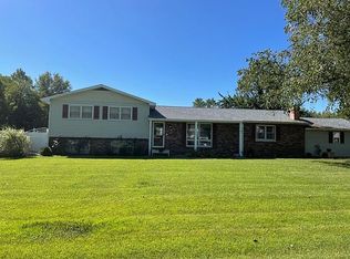 1005 Jeffrey Dr, Carterville, IL 62918
